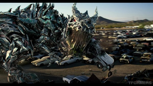 Transformers The Last Knight International Trailer 4K Screencap Gallery 015 (15 of 431)